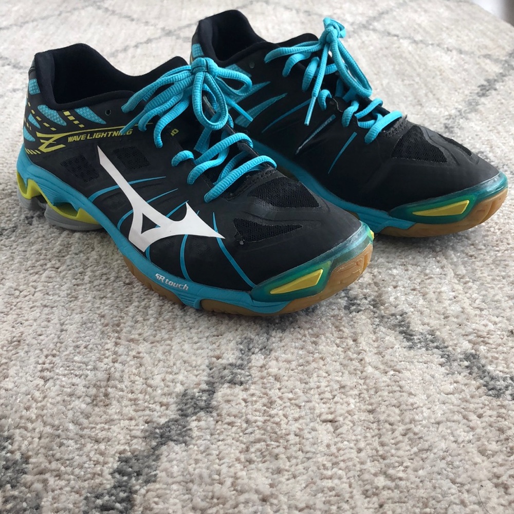 Volleyball tennis shoes!🏐